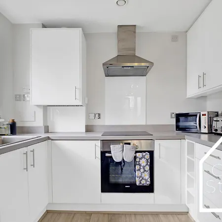 Spacious 2 Bedroom With Private Parking In Centre Birmingham