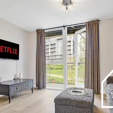 Spacious 2 Bedroom With Private Parking In Centre Apartment Birmingham
