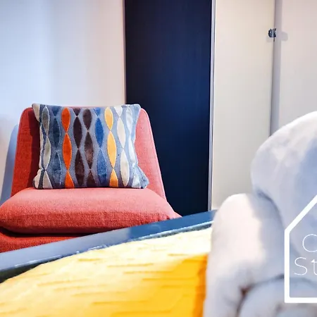 Spacious 2 Bedroom With Private Parking In Centre Birmingham
